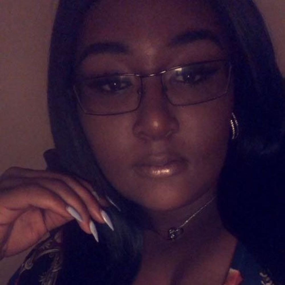 Meet your Posher, Crystal